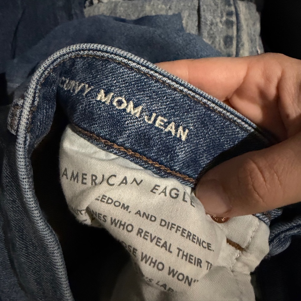 American Eagle Curvy Mom Jean Size 8 - Picture 10 of 10